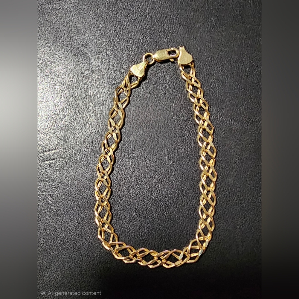 !SOLD!! Elegant 14k Solid Gold Chain Bracelet